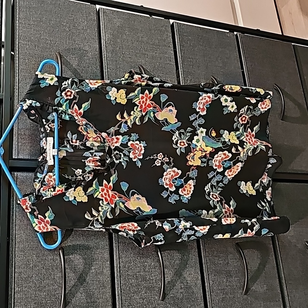 Sleeveless blouse